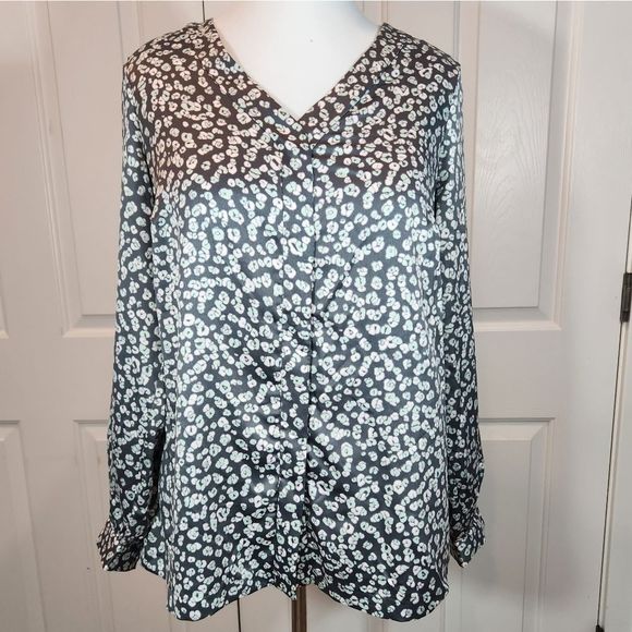 Alfani Tops - Alfani grey floral long sleeve button up blouse silky feel 100% polyester